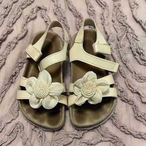Elegant Kids Cream Sandals with Floral Design